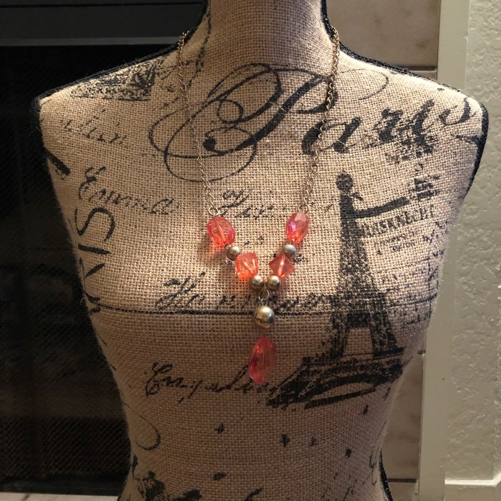 ❗️5/$25❗️Cute Peach Necklace!